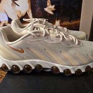 Nike Air Max Dn8 Light Khaki / Brown FQ7860 204 Men's Shoes Size 13 US NEW